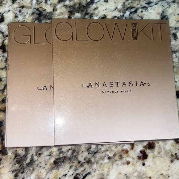 New In The Box Anastasia  Beverly Hills SunDipped  Glow Kit - Picture 1 of 3